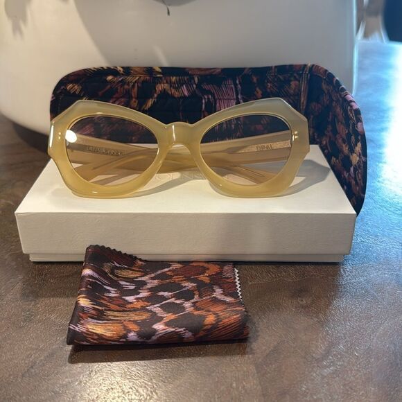 NIB Ulla Johnson Opal Sunglasses Butterfly Shape Ochre in color - Picture 4 of 9